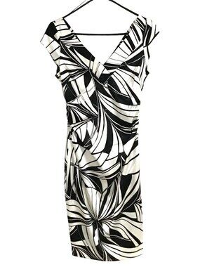 Maggy London Size 8 Abstract White Black Cap Sleeve Fitted V-Neck Dress